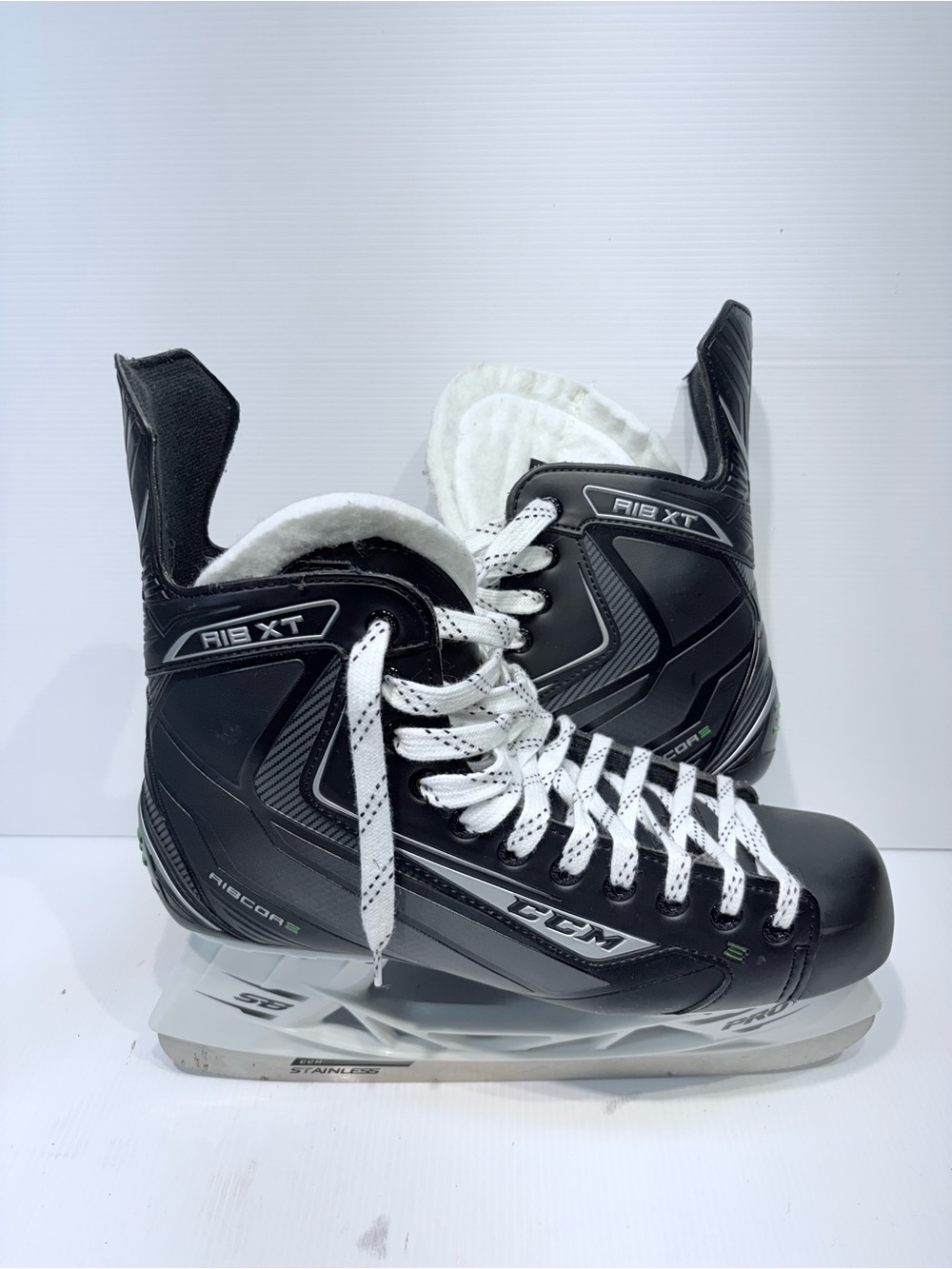 CCM Black and White RIB XT Men's Hockey Skates - Size 11